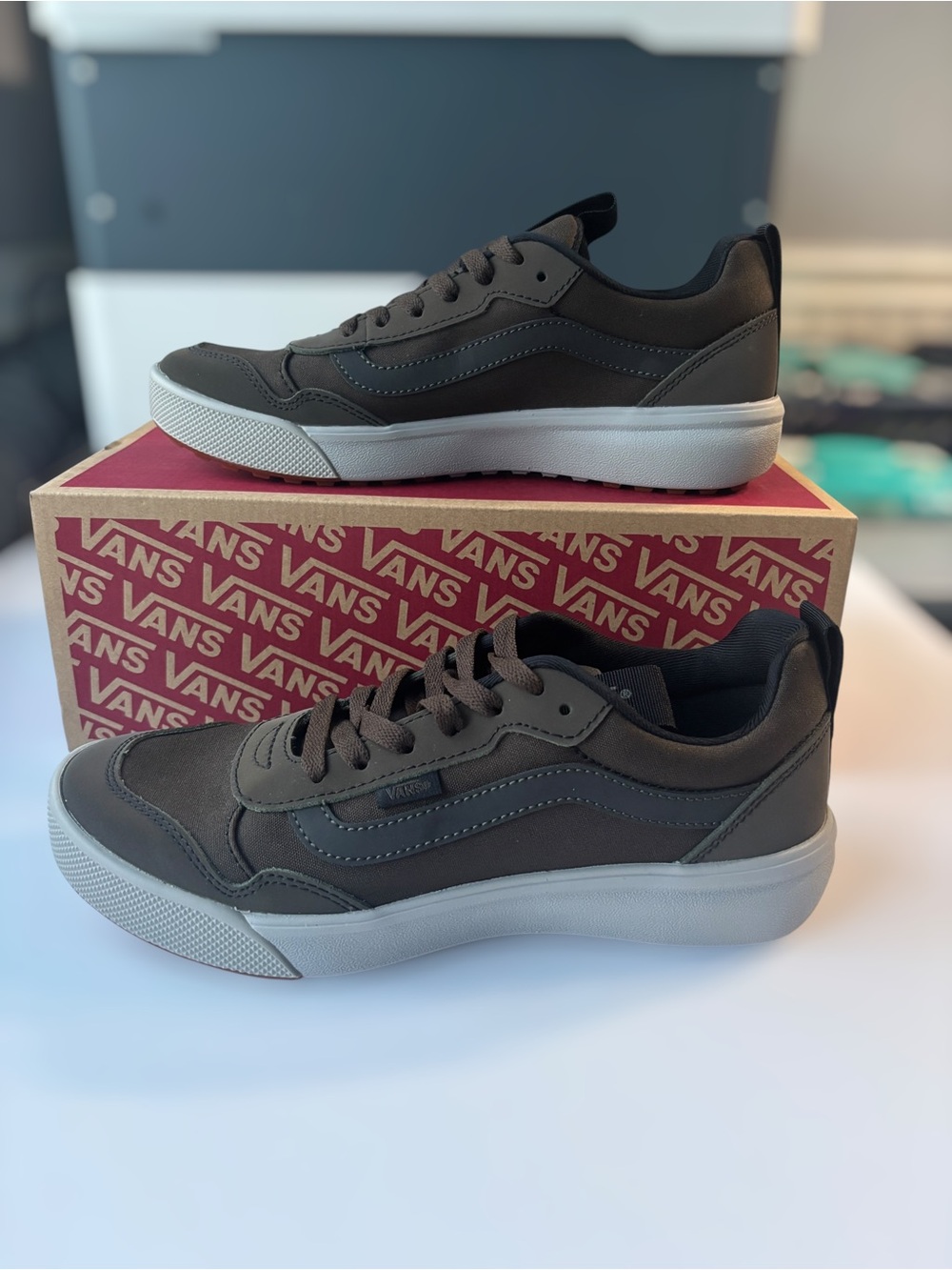 Sz 8 Vans Men's Low-Top Brown Range EXP Reflective
